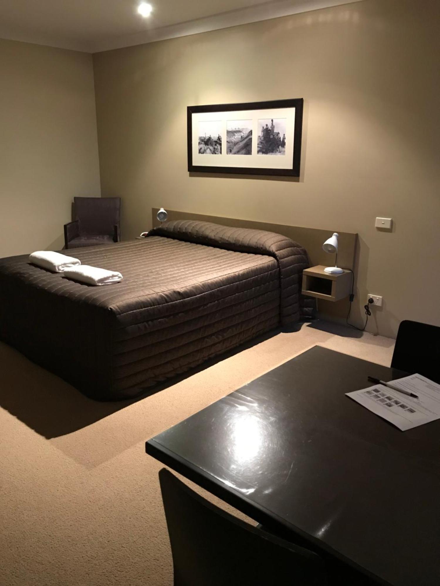 The Kidman Wayside Inn Griffith Esterno foto