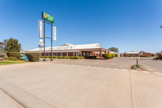 The Kidman Wayside Inn Griffith Esterno foto