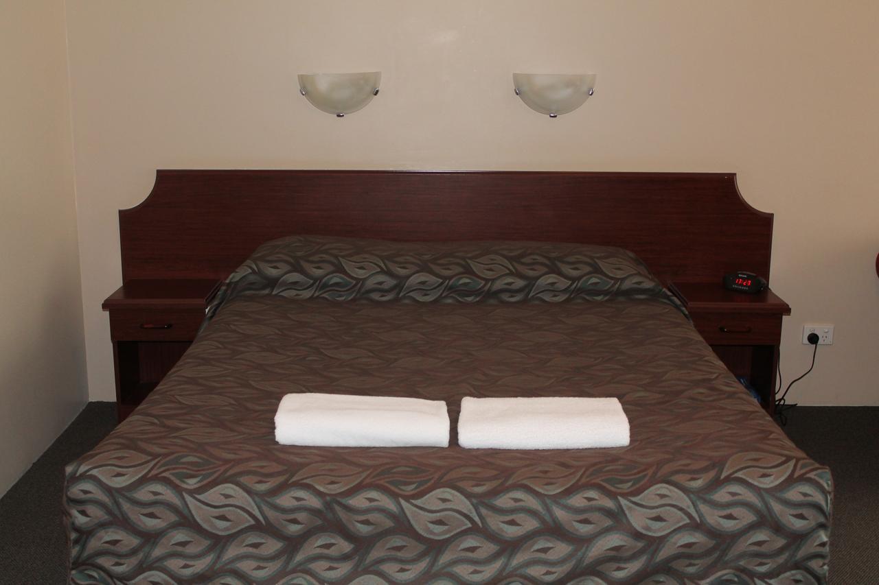 The Kidman Wayside Inn Griffith Esterno foto