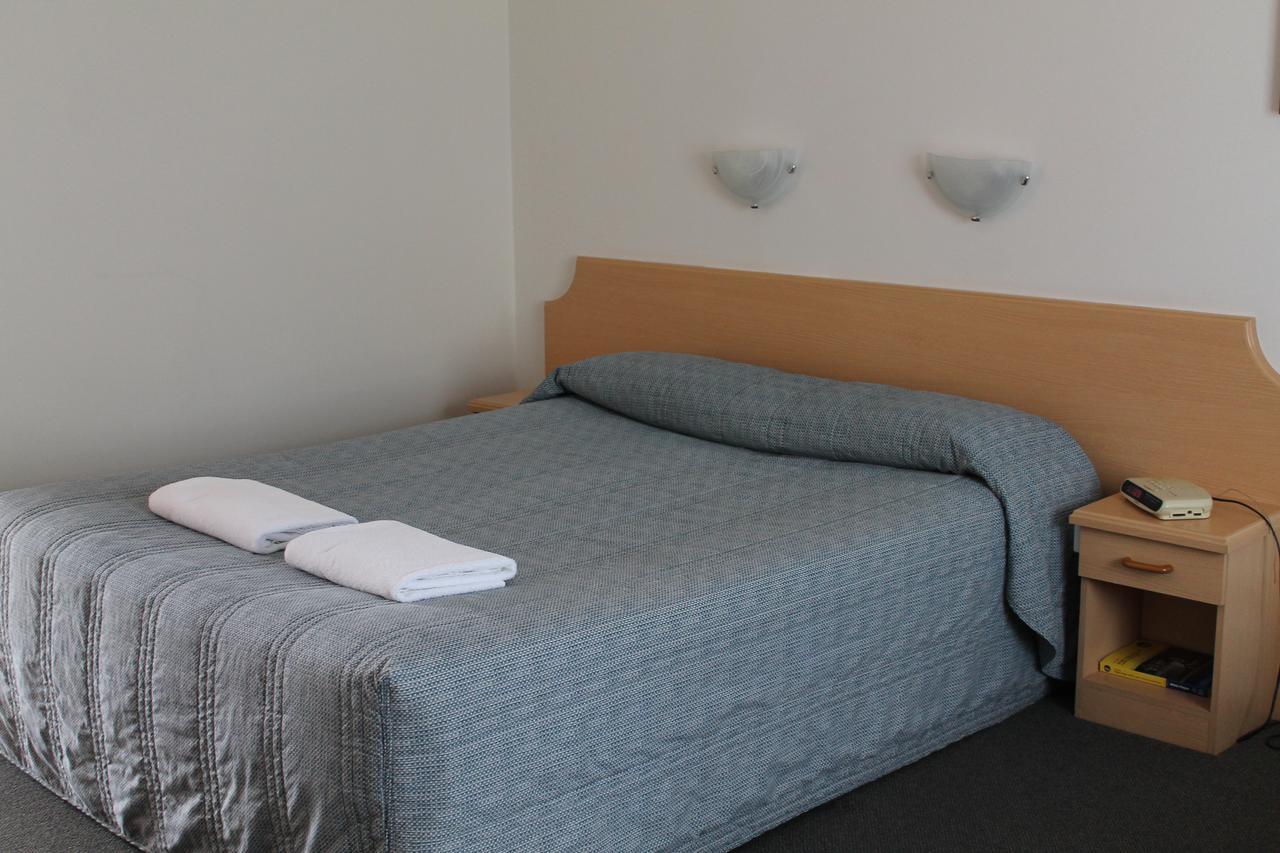 The Kidman Wayside Inn Griffith Esterno foto
