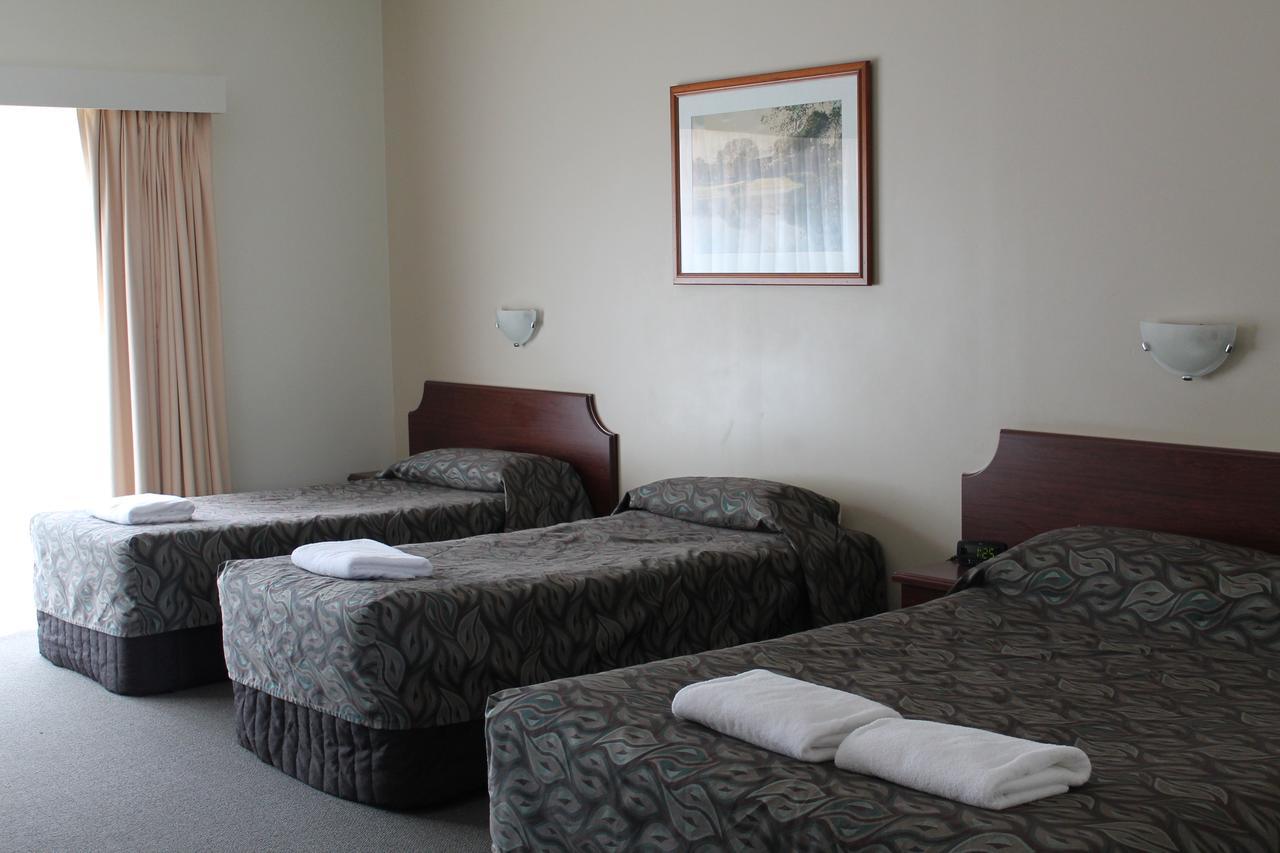 The Kidman Wayside Inn Griffith Esterno foto